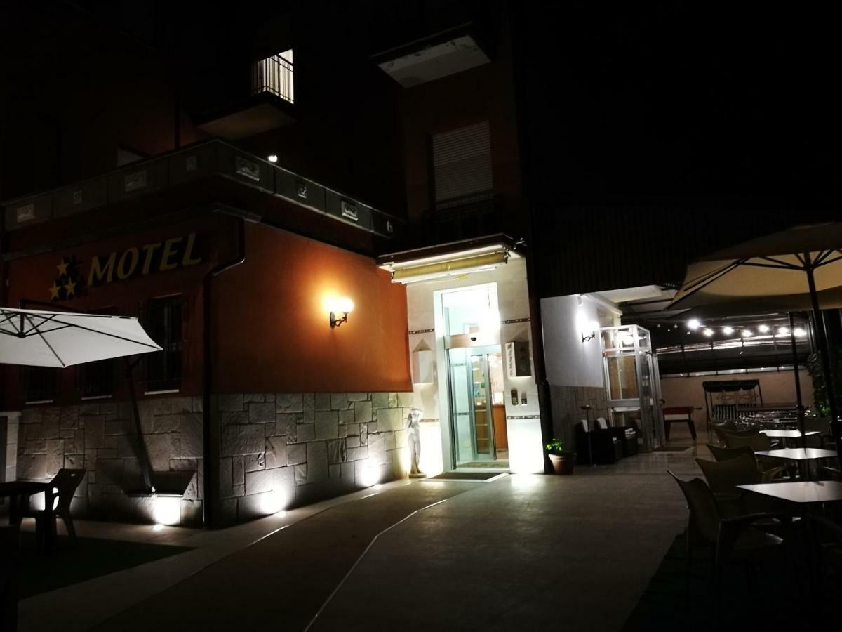 Motel Villaggio Imola Exterior foto